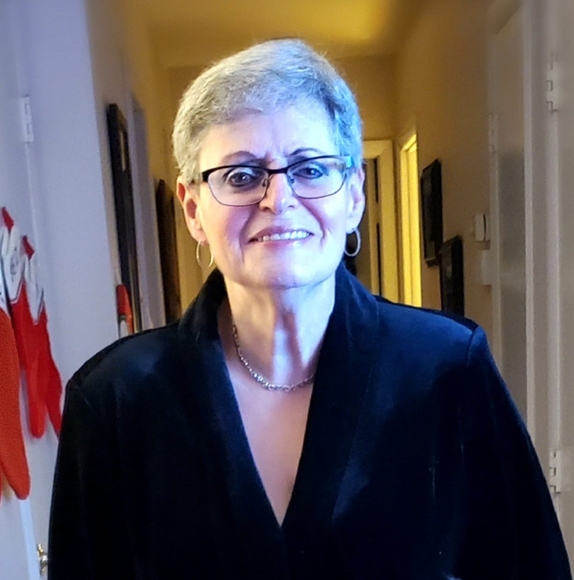 Meet your Posher, Beth - Picture 1 of 1